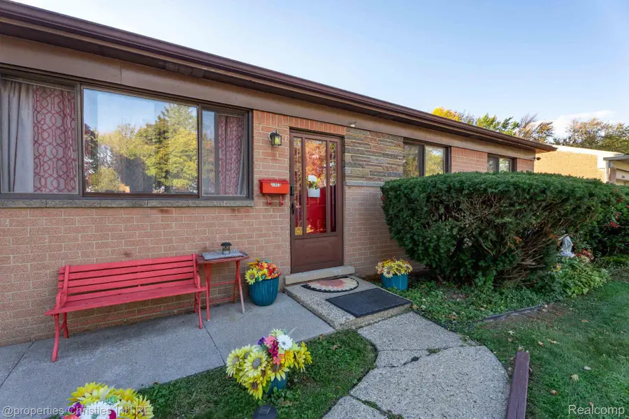 32603 Dowland Drive, Warren, MI 48092 - Image #2