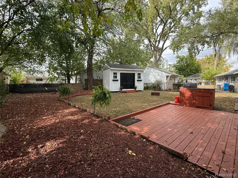 25747 Miracle Drive, Madison Heights, MI 48071 - Image #3