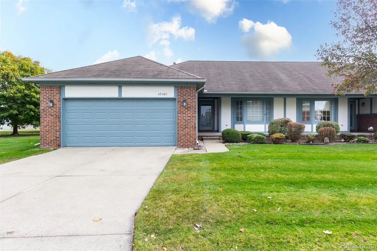 45480 Inverness Circle, Macomb, MI 48044 - Image #1