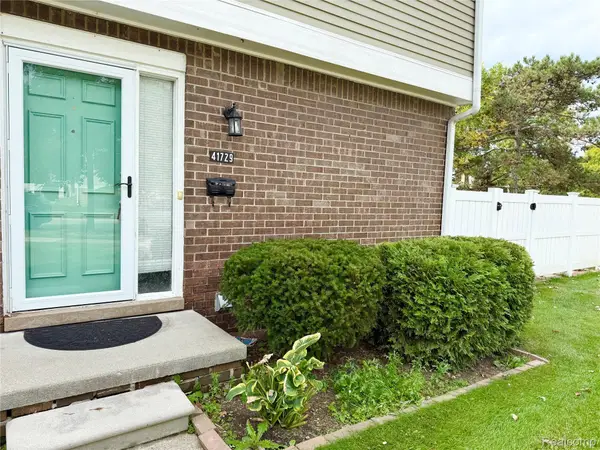 41729 Broquet Drive, Novi, MI 48167