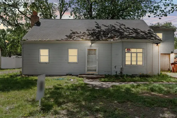 7700 Beachway Drive, Monroe, MI 48161