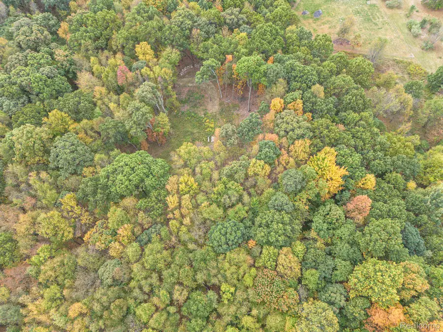 1570 Lone Tree Road, Milford, MI 48380 - Image #2
