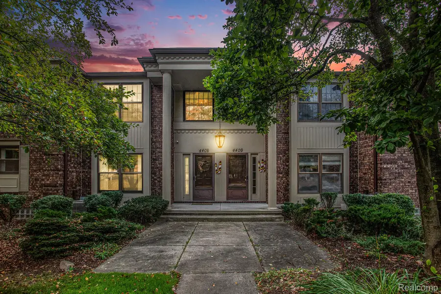 4408 Knightsbridge Lane, West Bloomfield, MI 48323 - #2