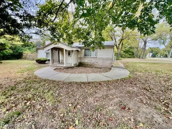 25323 Orchard Lake Road, FarmingtonHills, MI 48336