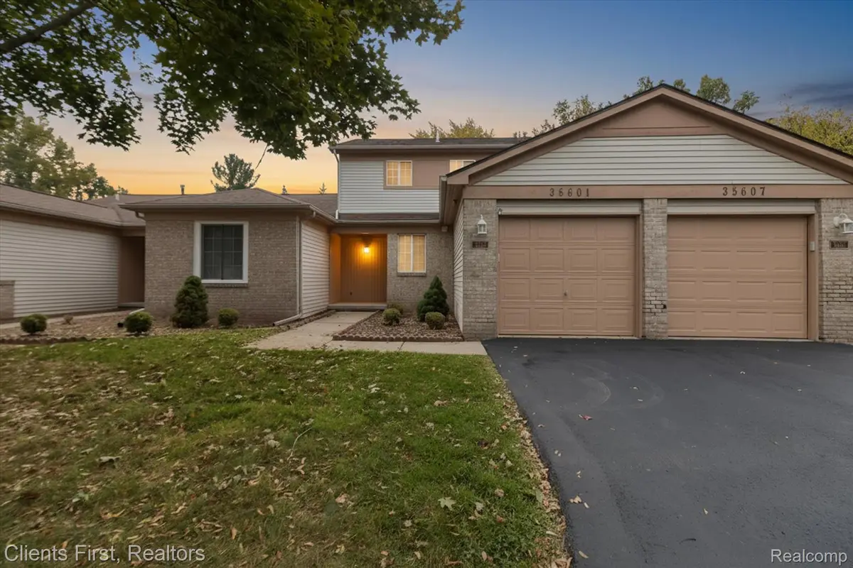 35601 Pheasant Lane, Westland, MI 48185 - Image #1