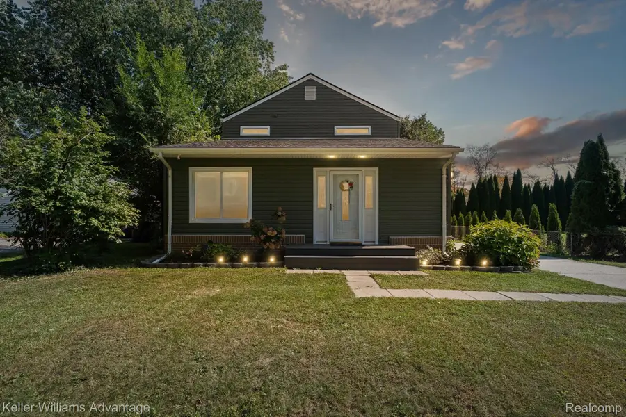 21526 Oxford Avenue, Farmington Hills, MI 48336 - Image #2