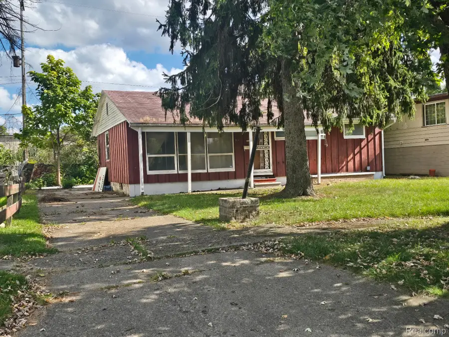 3330 Maywood Drive, Flint, MI 48504 - Image #3