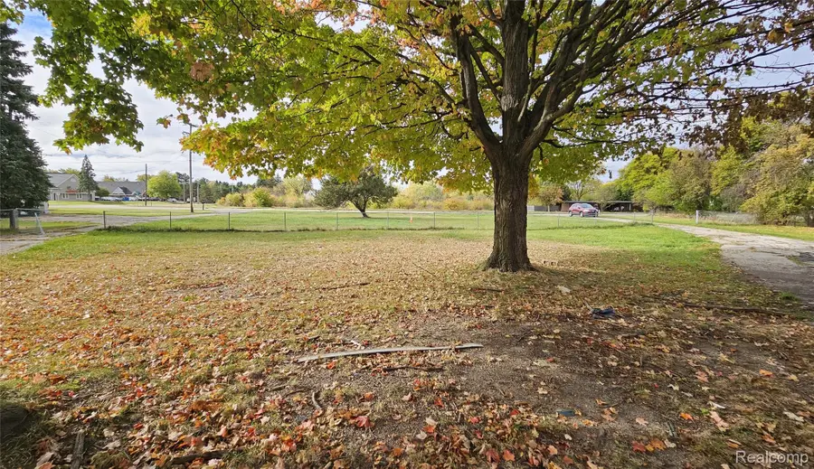 4022 Beecher Road, Flint, MI 48532 - Image #2