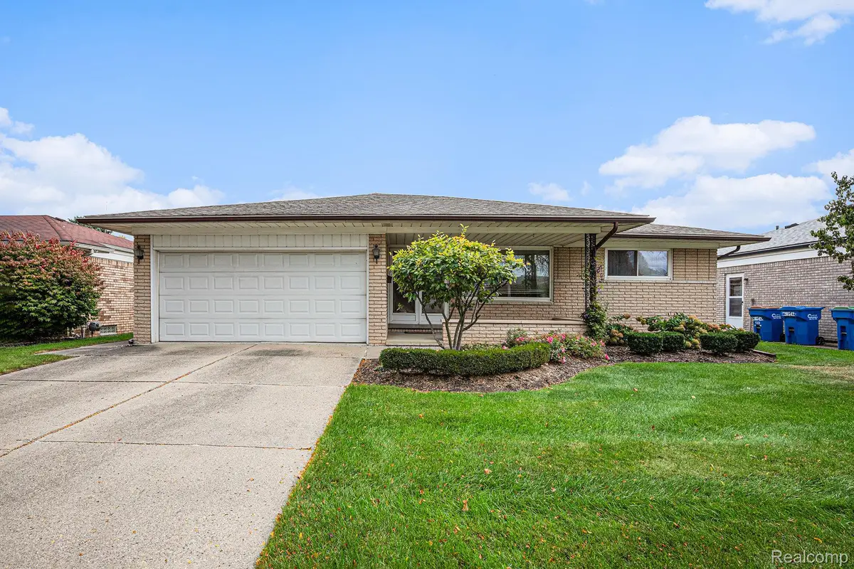 28554 Steele Drive, Warren, MI 48088 - Image #1