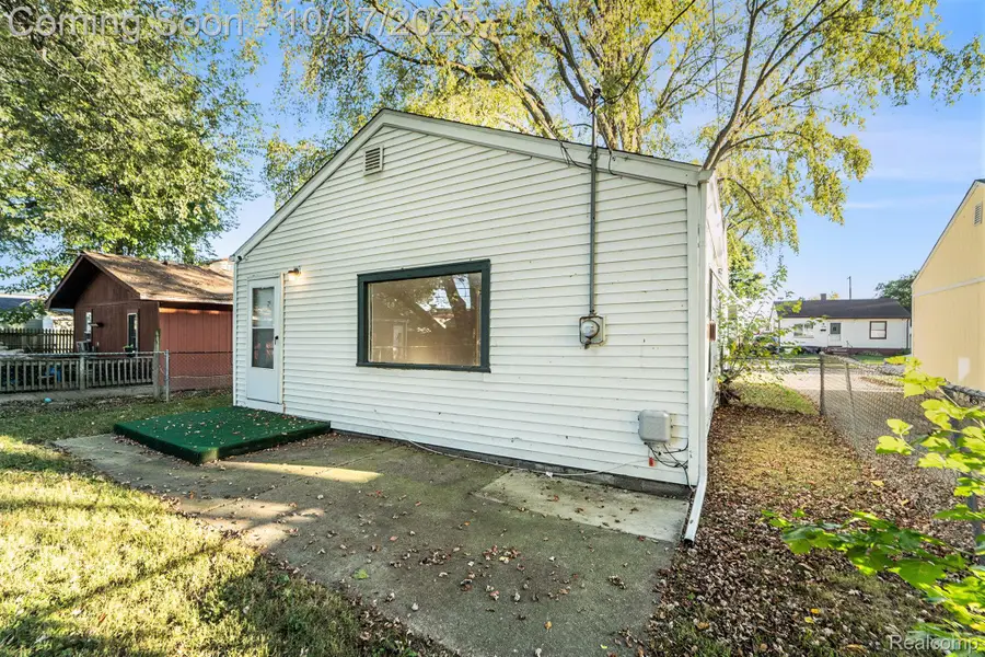 11299 Chalmers Avenue, Warren, MI 48089 - Image #2