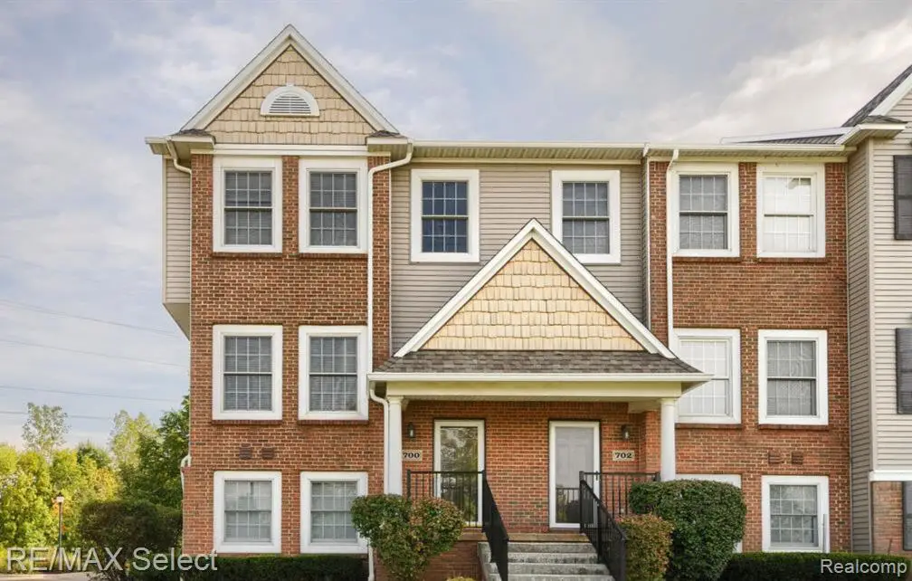 700 Eagle Drive, Fenton, MI 48430 - Image #1