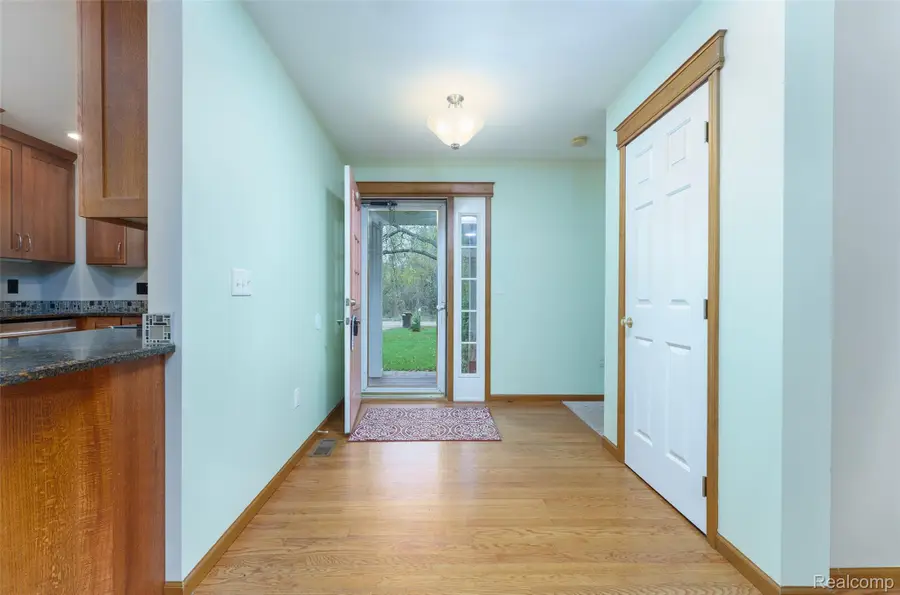 3410 Hogback Road, Fowlerville, MI 48836 - Image #2