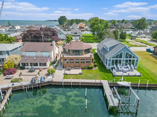 32315 N River Road, HarrisonTownship, MI 48045