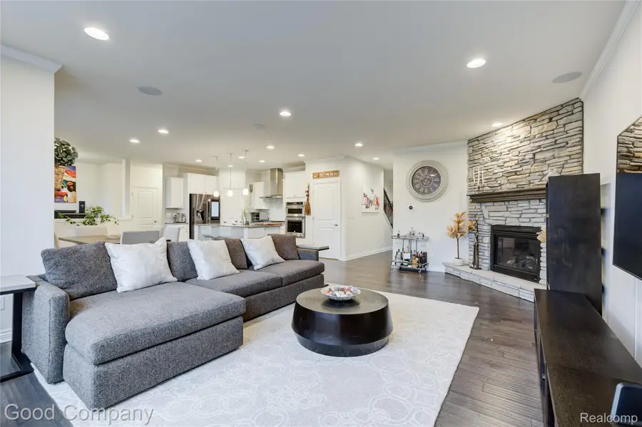 31035 Tremont Lane, Beverly Hills, MI 48025 - Image #2