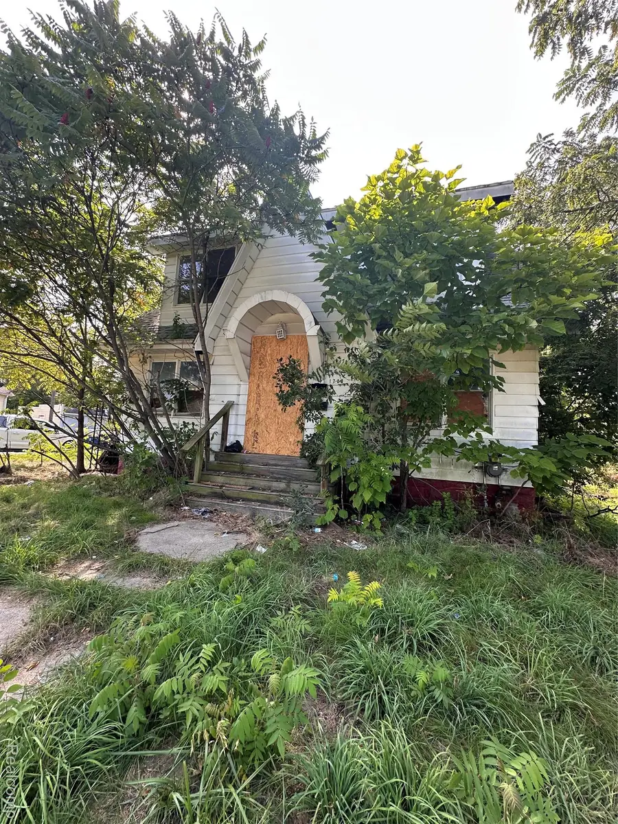 1708 Fenton Road, Flint, MI 48507 - Image #2