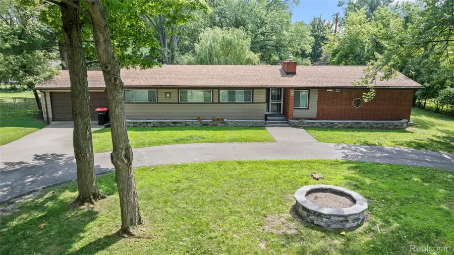 19633 Mahon Street, Southfield, MI 48075 - Image #3