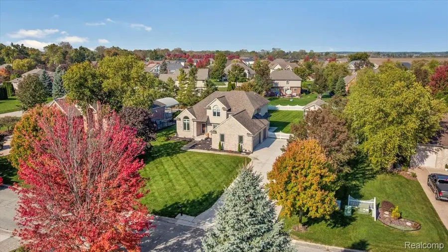 187 Golfview Way, Monroe, MI 48162 - Image #3