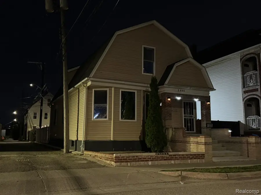 2486 Danforth Avenue, Hamtramck, MI 48212 - Image #3