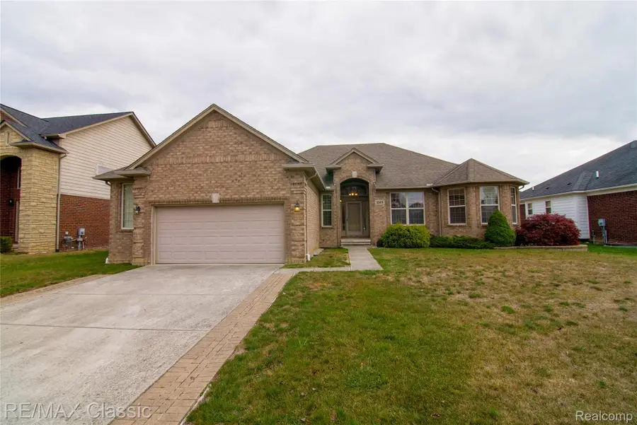 50416 Pinnacle Woods Lane, Macomb, MI 48042 - Image #2