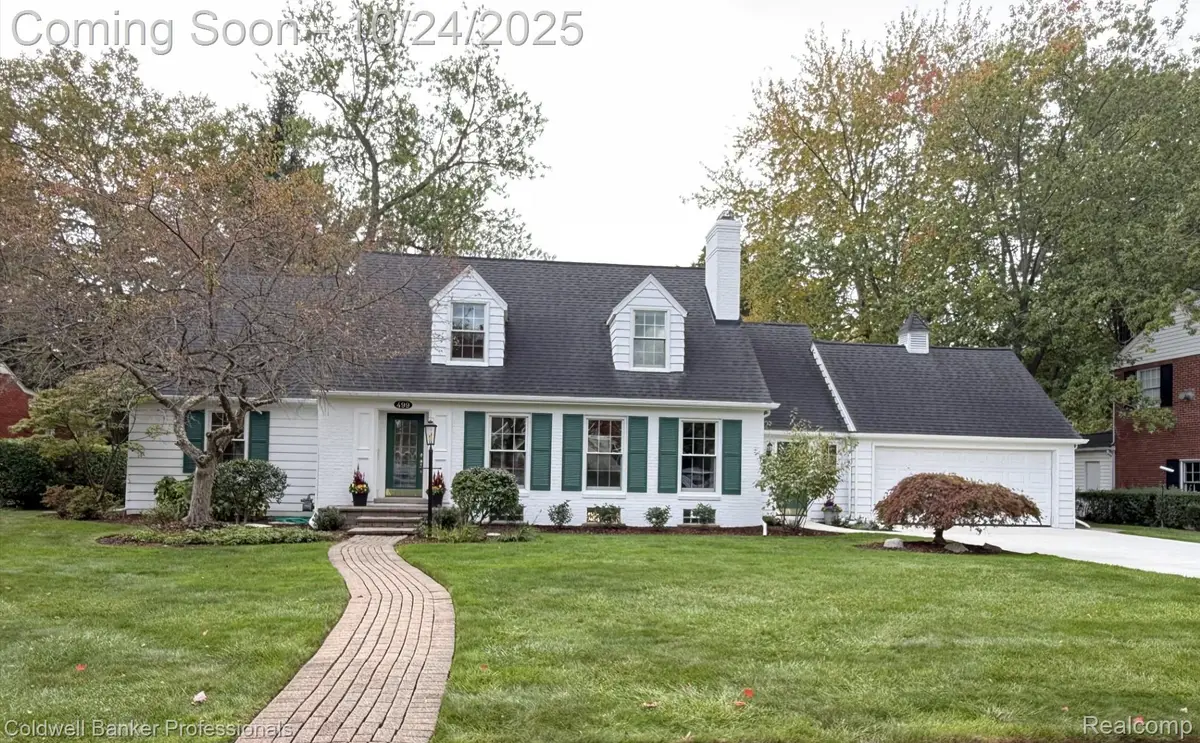 499 Sunningdale Drive, Grosse Pointe Woods, MI 48236 - Image #1