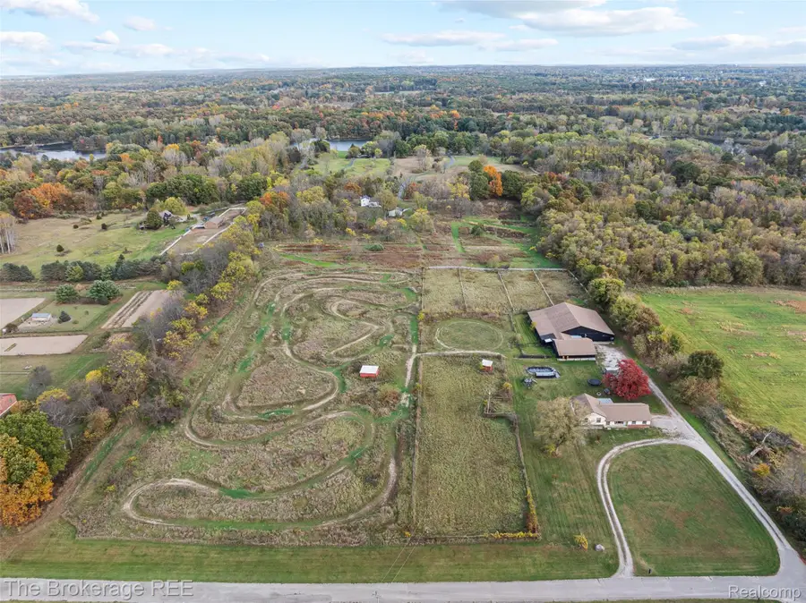 5950 Carscadden Way, Highland, MI 48357 - Image #2