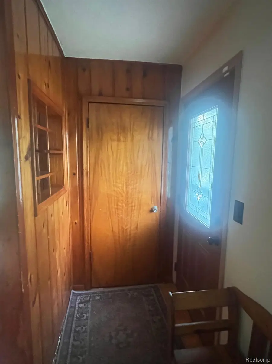 853 Merritt Avenue, Orion, MI 48362 - Image #3