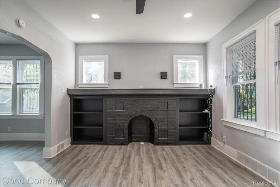 5217 Lakeview Street, Detroit, MI 48213 - Image #2
