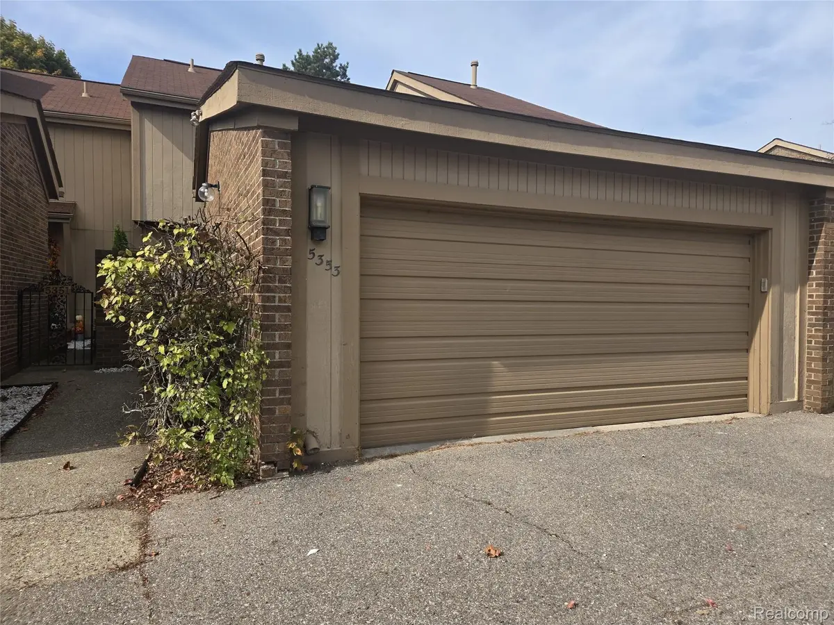 5353 Wright Way W, West Bloomfield, MI 48322 - Image #1