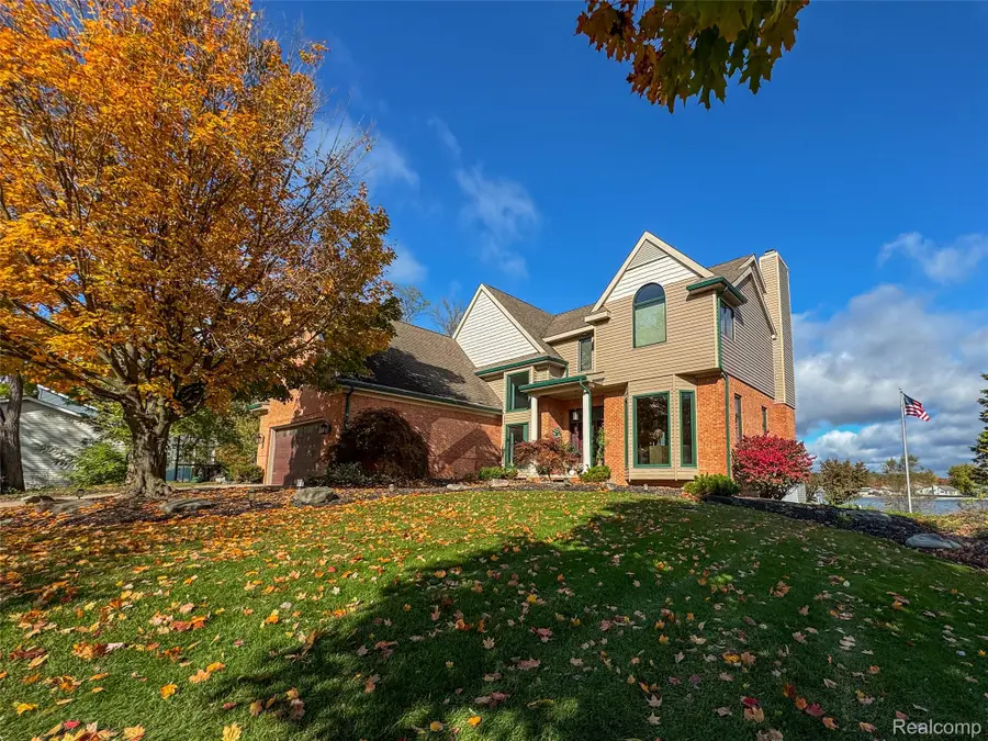 10736 Bogie Lake Road, White Lake, MI 48386 - Image #2