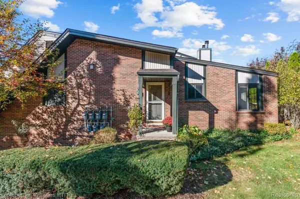 958 New Haven Court, Northville, MI 48167