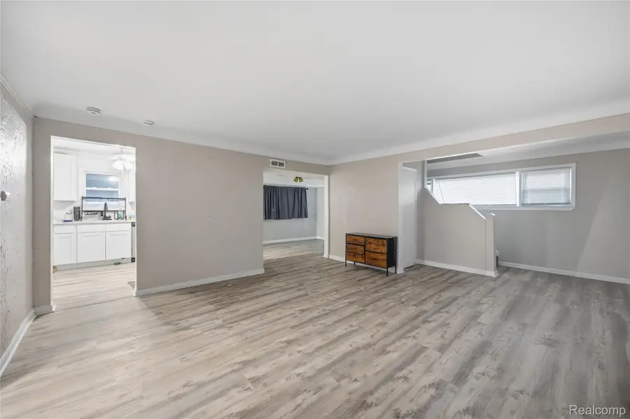 18811 Washtenaw, Harper Woods, MI 48225 - Image #3