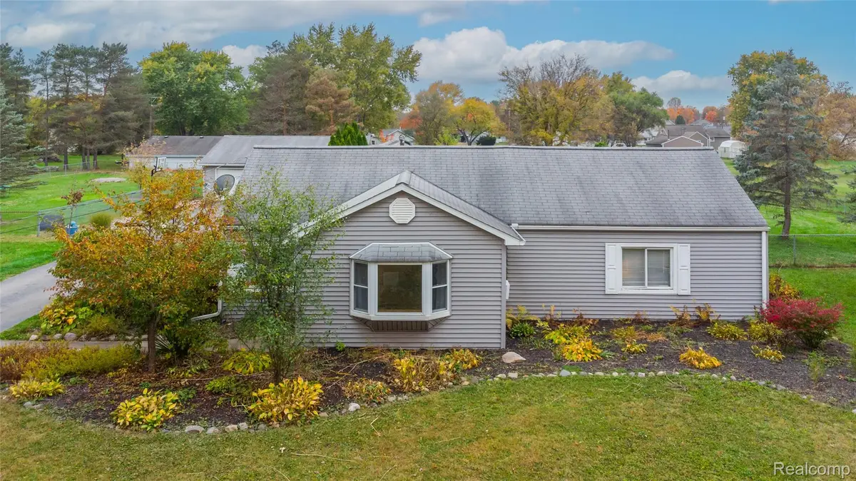 3365 Eastdale Drive, Flint, MI 48506 - Image #1