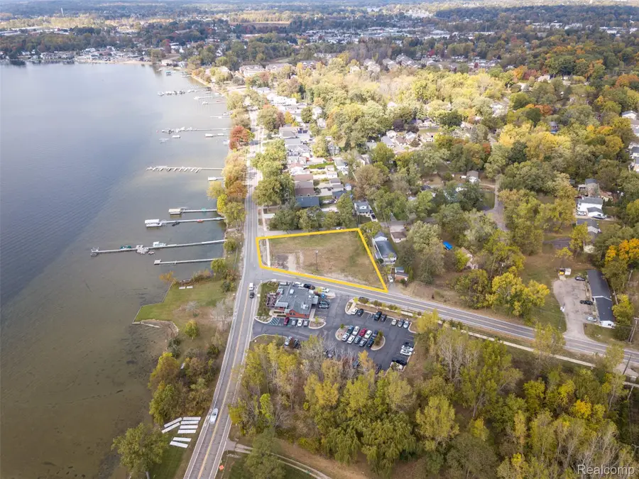 1035 E Walled Lake Drive, Walled Lake, MI 48390 - Image #2