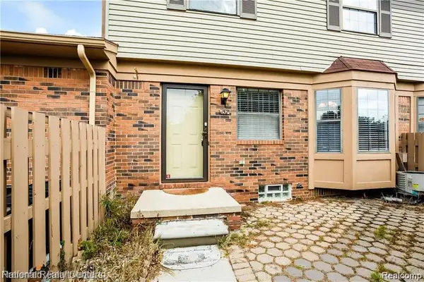 43538 W Arbor Way Drive N #152, Canton, MI 48188