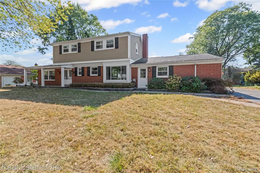 26641 Greythorne Trail, Farmington Hills, MI 48334 - Image #3