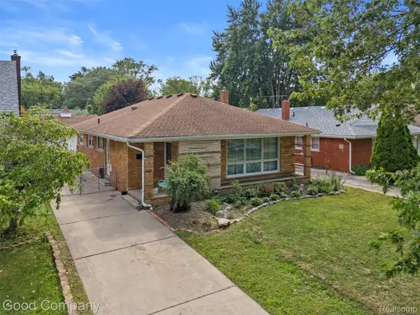 20428 Lennon Street, HarperWoods, MI 48225