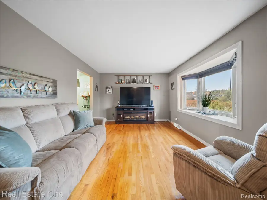 8789 Fieldcrest Drive, Brighton, MI 48116 - Image #2