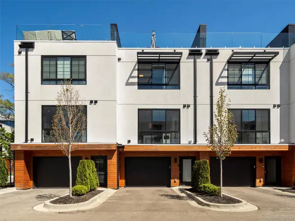 533 E Harrison Avenue #12, RoyalOak, MI 48067