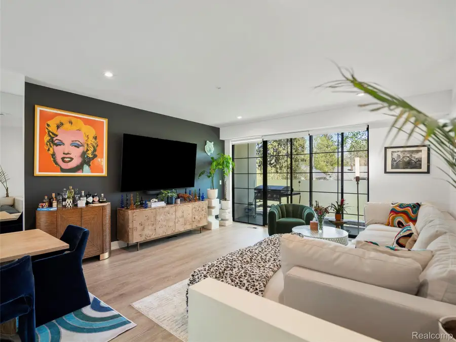 533 E Harrison Avenue #12, Royal Oak, MI 48067 - Image #2