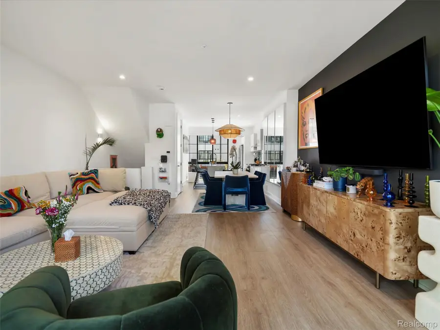 533 E Harrison Avenue #12, Royal Oak, MI 48067 - Image #3