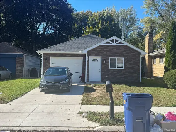 21811 Elmwood Avenue, Eastpointe, MI 48021