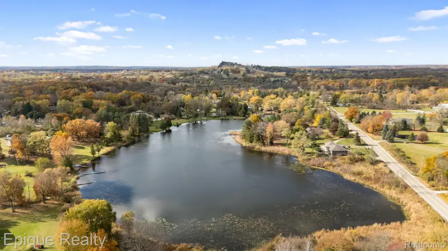 1365 Thistleridge Drive, Holly, MI 48442 - Image #2