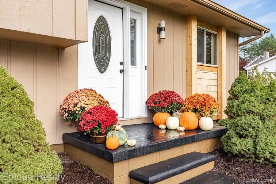 1365 Thistleridge Drive, Holly, MI 48442 - Image #3