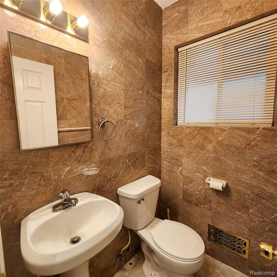 17409 W 13 Mile Road, Southfield, MI 48076 - Image #3