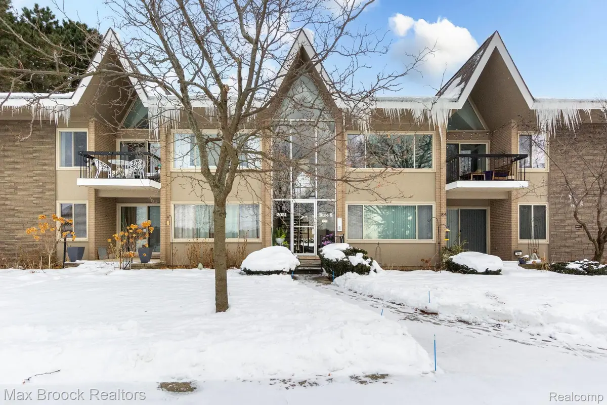 2021 Klingensmith Road #83, Bloomfield, MI 48302 - Image #1
