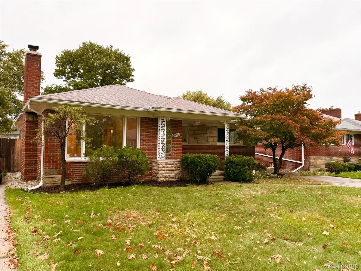 20207 Chalon Street, Saint Clair Shores, MI 48080 - Image #1