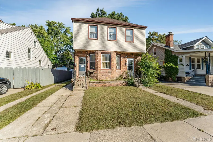 223 E Oakridge Street, Ferndale, MI 48220 - Image #2