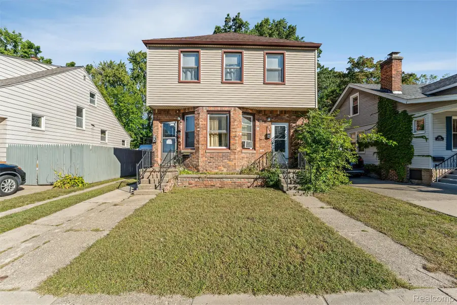 223 E Oakridge Street, Ferndale, MI 48220 - Image #3