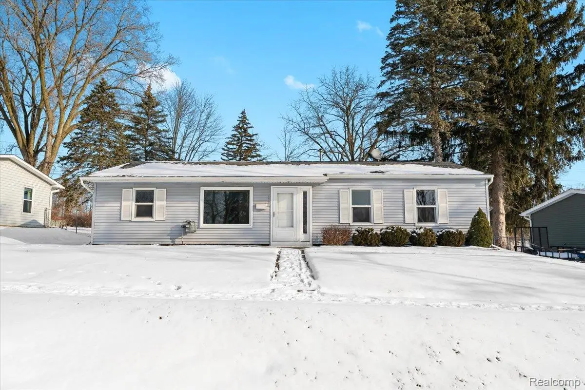 6123 Stephen, Brighton, MI 48116 - Image #1