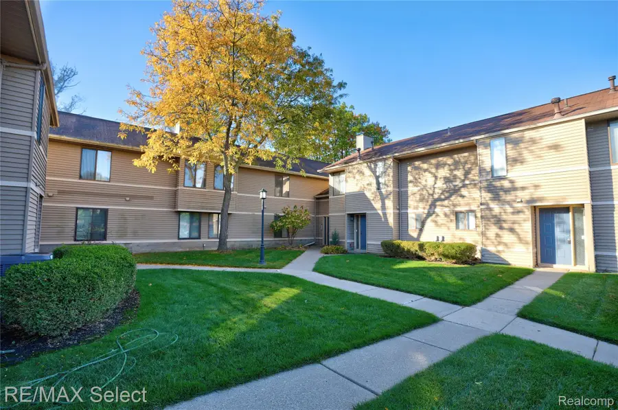 250 Briarcrest Drive #129, Ann Arbor, MI 48104 - Image #3